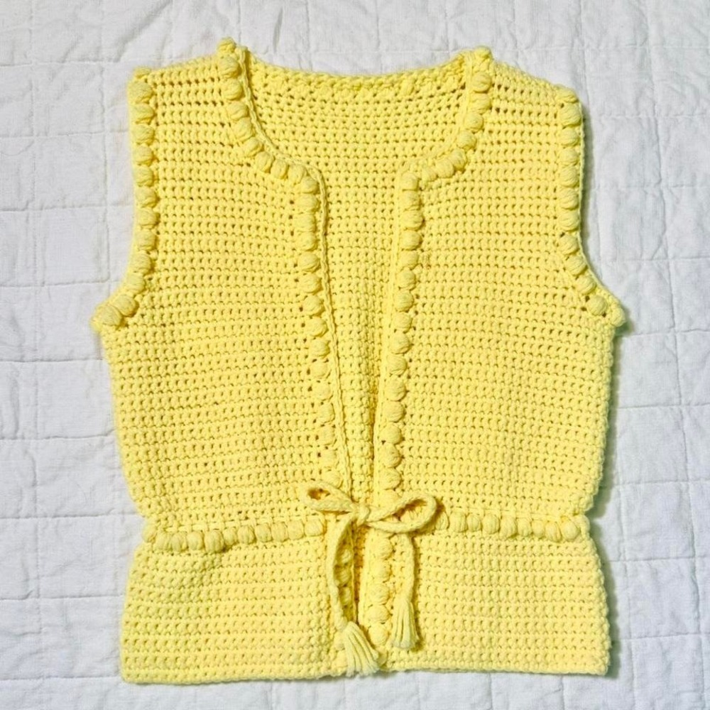 Vintage Hand-Crocheted Butter‎ Yellow Tie Vest – M/L 🧈✨